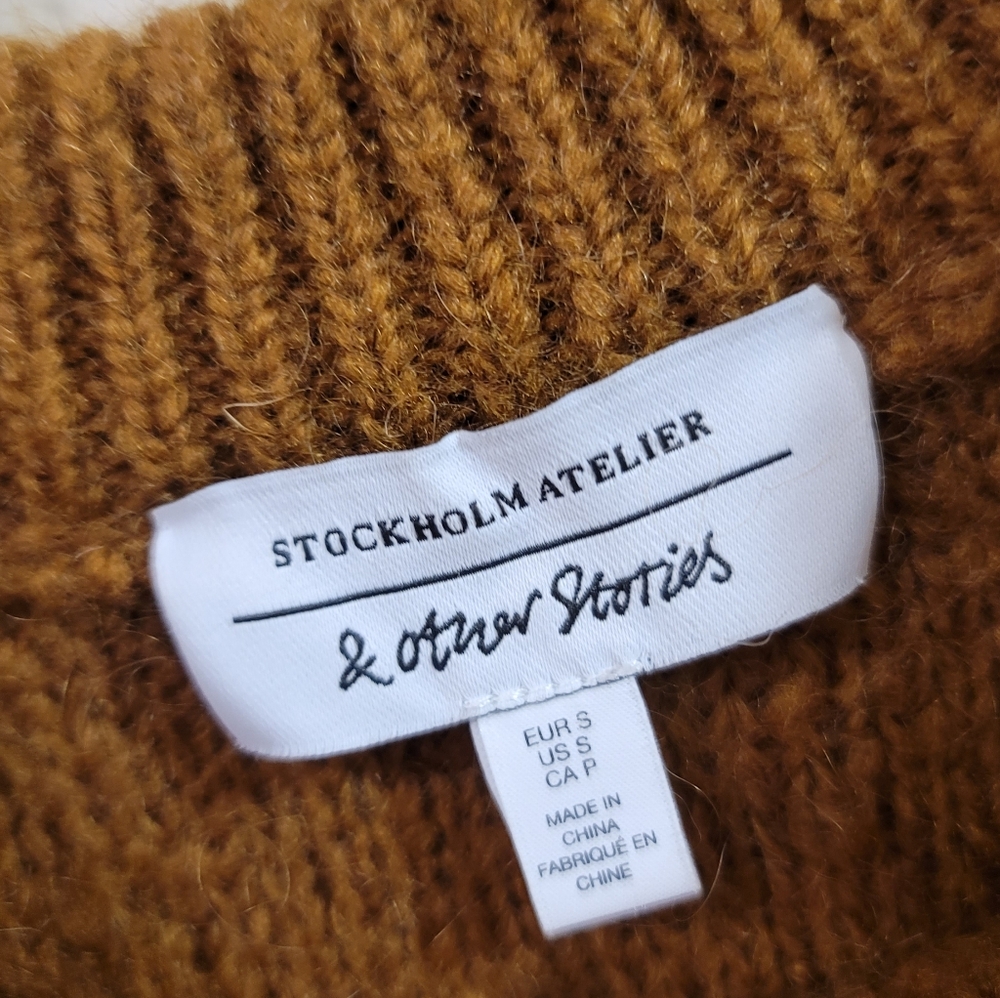 & Other Stories Cropped Crewneck Sweater in Caramel Brown - Picture 7 of 8